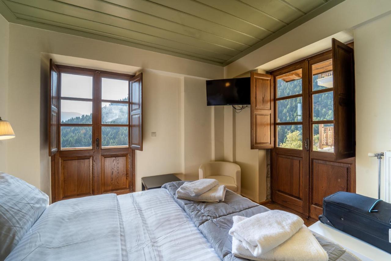 Villa Korfes: Three-Story Family Retreat Karpenisi Exterior photo