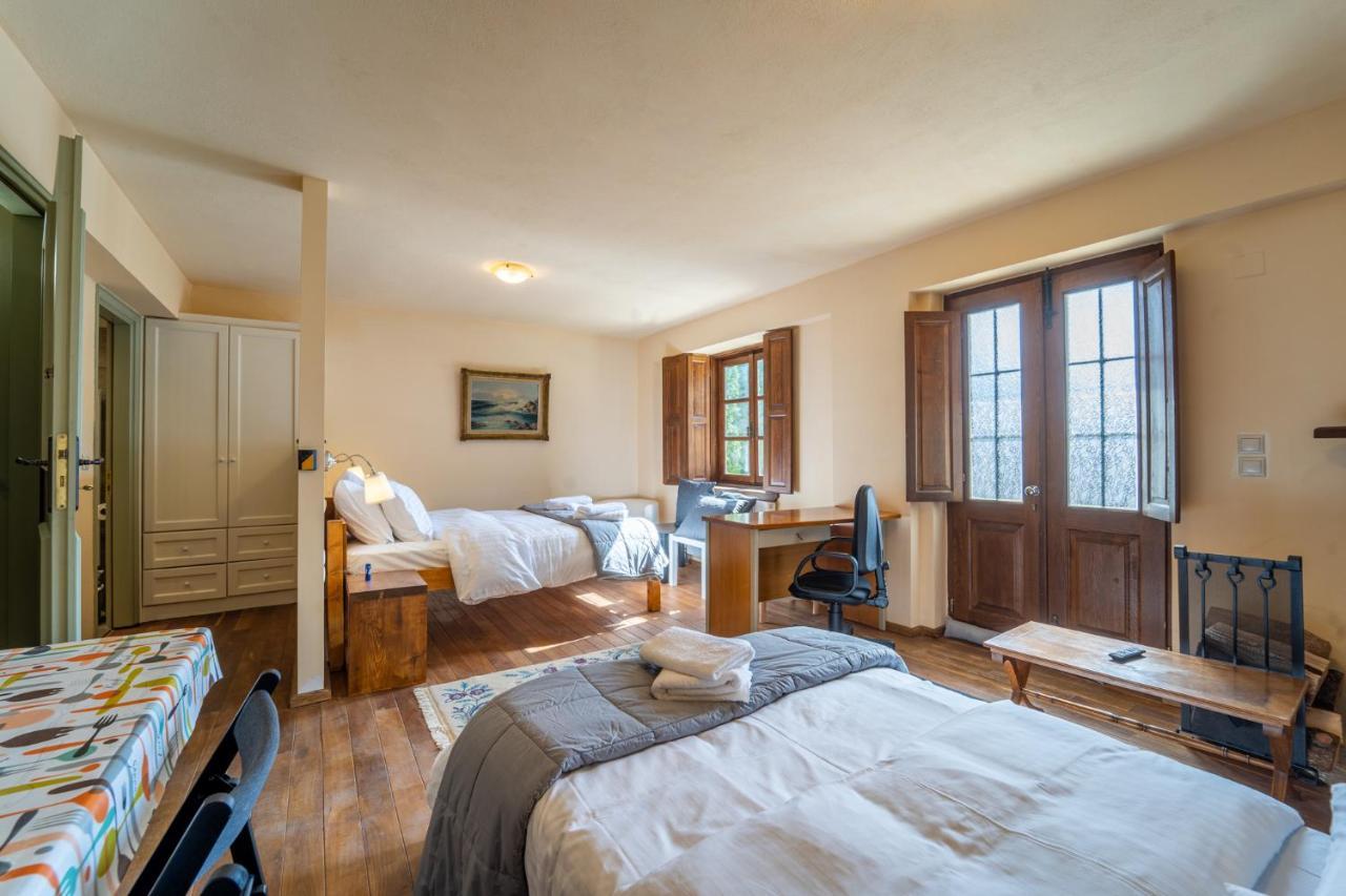 Villa Korfes: Three-Story Family Retreat Karpenisi Exterior photo