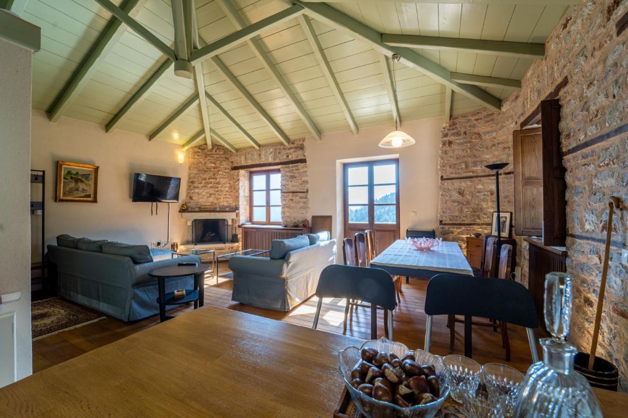 Villa Korfes: Three-Story Family Retreat Karpenisi Exterior photo