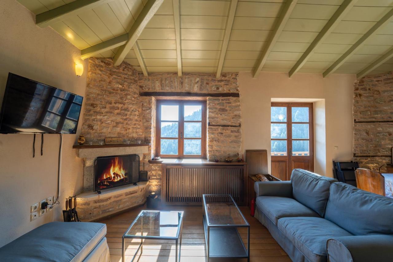 Villa Korfes: Three-Story Family Retreat Karpenisi Exterior photo