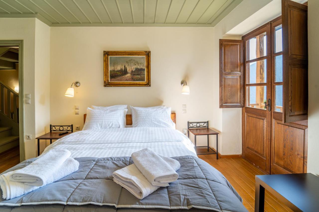 Villa Korfes: Three-Story Family Retreat Karpenisi Exterior photo