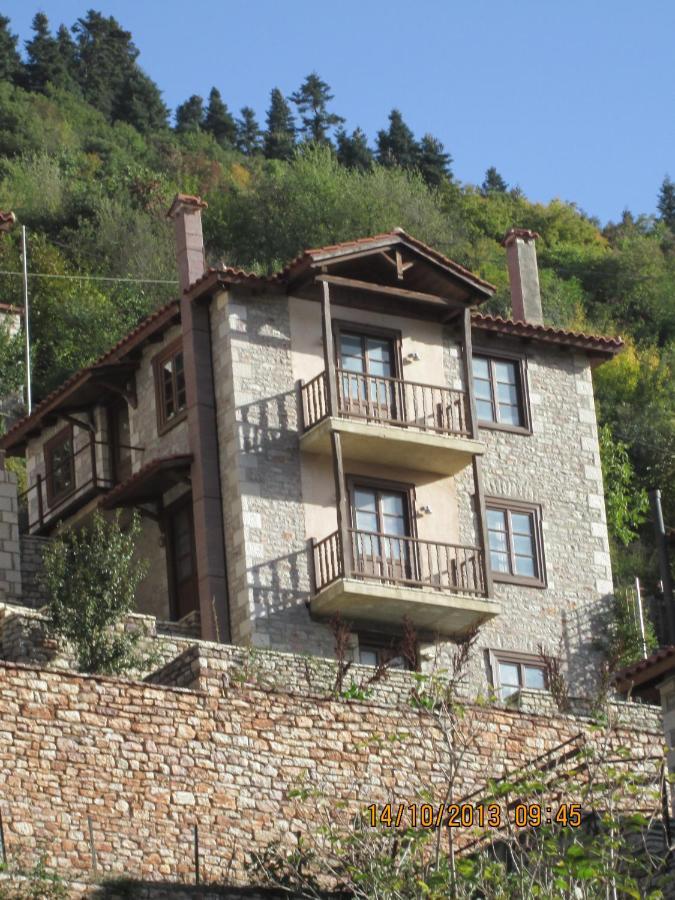 Villa Korfes: Three-Story Family Retreat Karpenisi Exterior photo