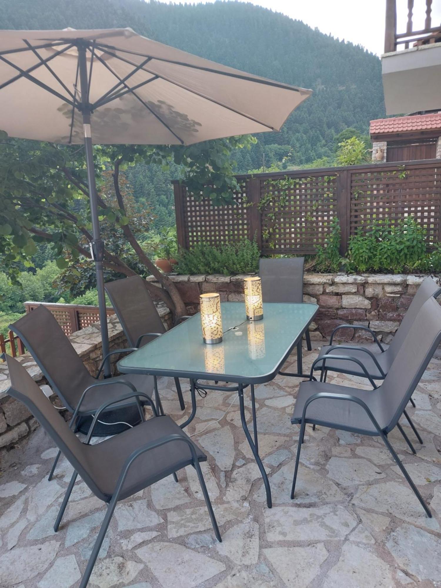 Villa Korfes: Three-Story Family Retreat Karpenisi Exterior photo
